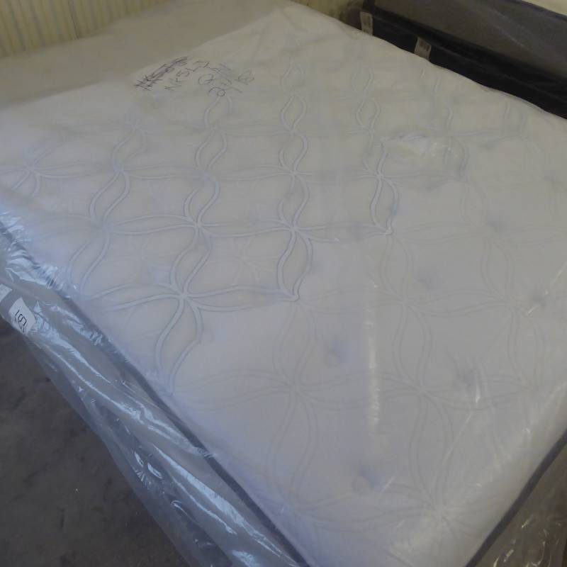 lot 6 image: Brand New Sealy Posturepedic Anniversary Plush Queen Mattress