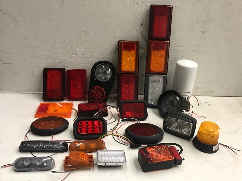 lot 29 image: Lot Of (20) JW Speaker Vehicle Lig...