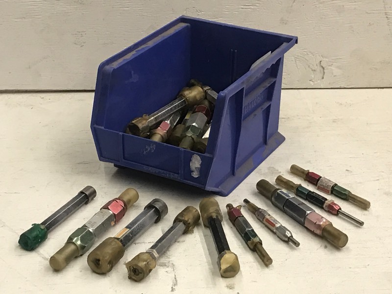 lot 80 image: Bin Of GoNo Go Thread Gauges...