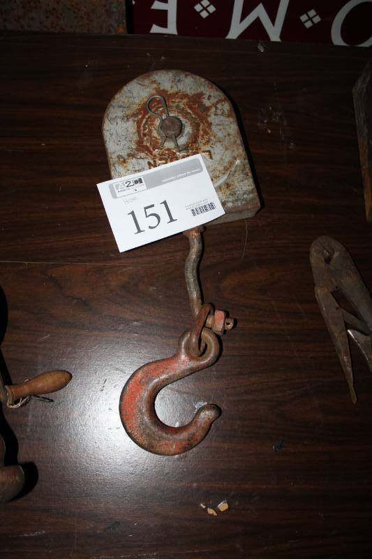 lot 151 image: London Hook Assembly with Pulley