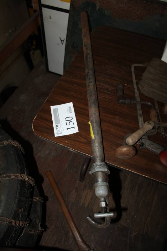 lot 150 image: Barrel Pump