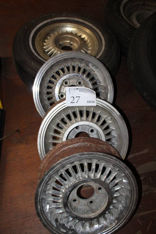 lot 27 image: 9.5x15 inch 5in. Bolt 5-Lug Wheels with 1-Tire