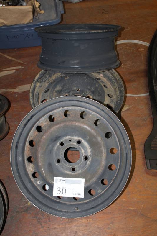 lot 30 image: 20x8 inch 5.5in. Bolt 5-Lug Steel Wheels