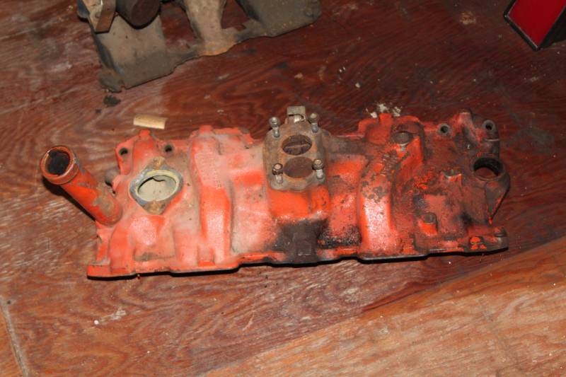 lot 46 image: Small Block Chevrolet V8 Intake Manifold