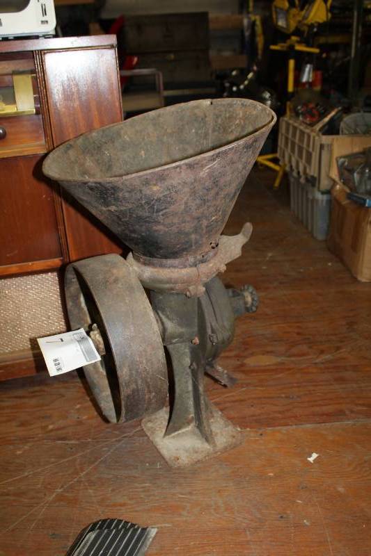 lot 7 image: Grinder
