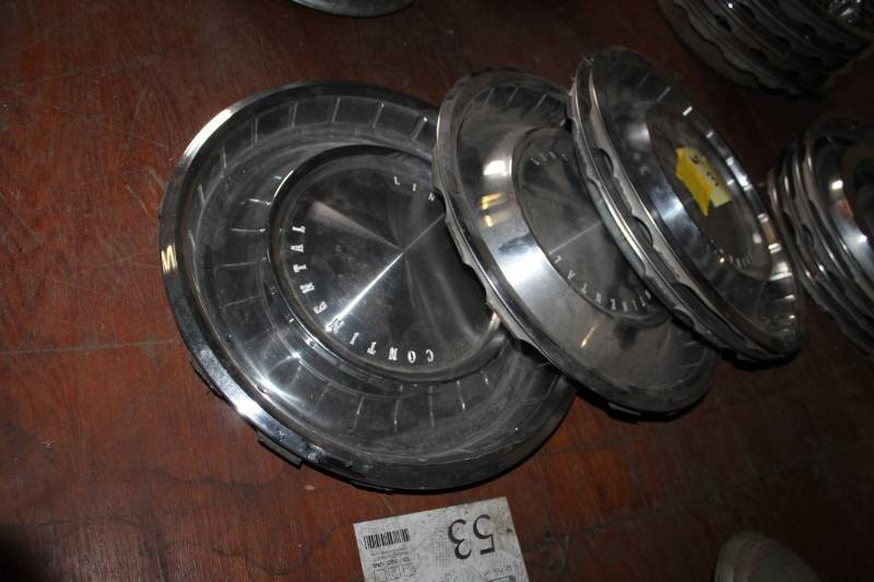 lot 64 image: Lincoln Continental Wheel Hubcaps