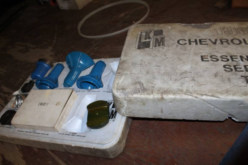 lot 109 image: Chevrolet Wheel Seal Installer