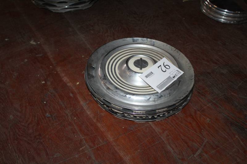 lot 92 image: Oldsmobile Wheel Hubcaps