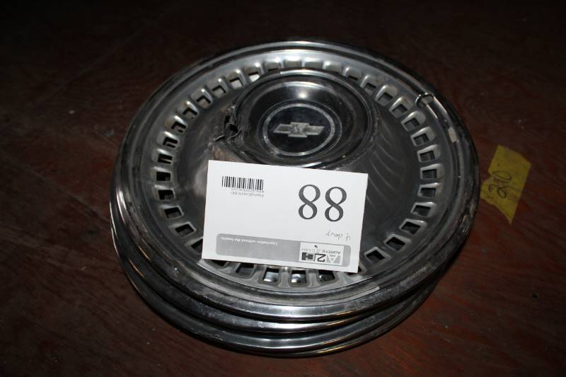 lot 88 image: Chevrolet Wheel Hubcaps