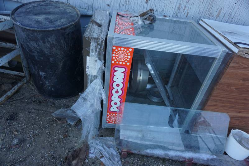 lot 28 image: Commercial Popcorn Popper