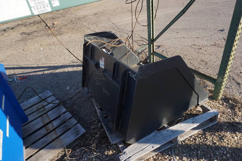 lot 15 image: Mini Skid Loader Bobcat MT 50, 55, 85 Models 48 Material Handling Bucket