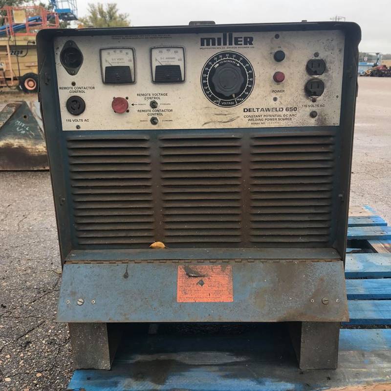 lot 22 image: 1980 Miller Delta Weld 650 1,000 amp Welder