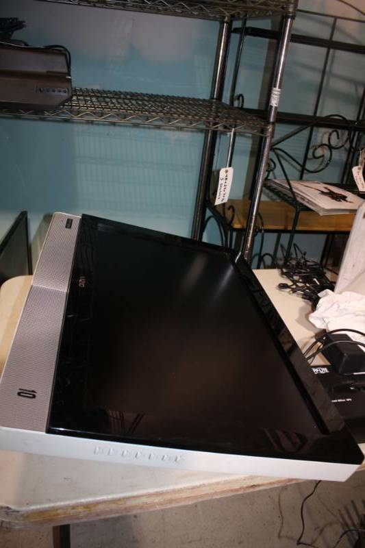 lot 46 image: Vizio