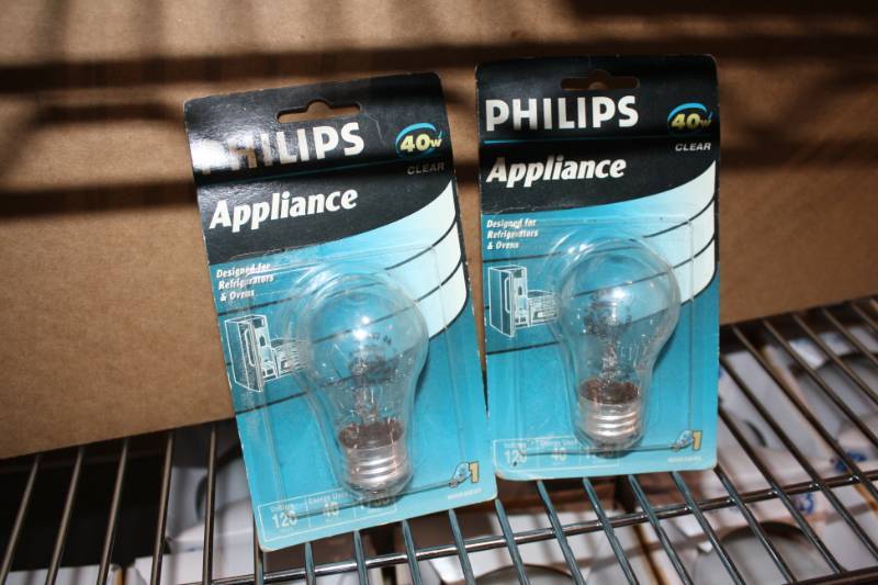lot 111 image: Philips Appliance Light Bulbs