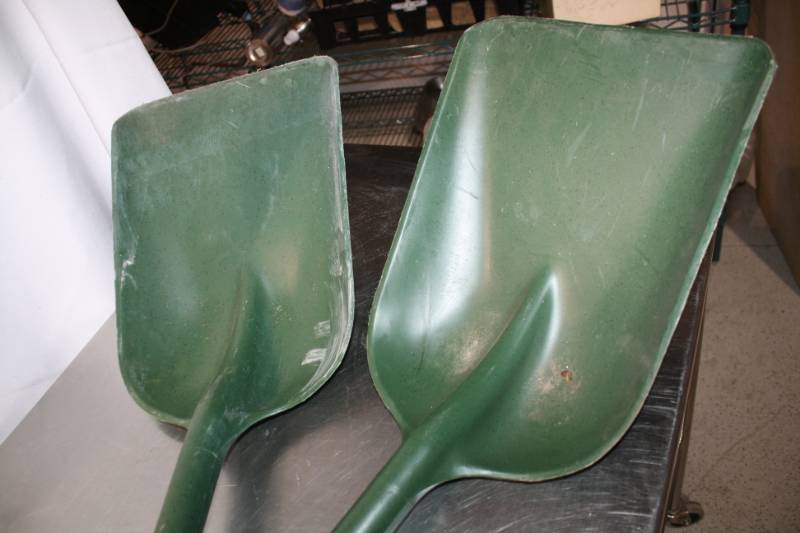 lot 154 image: Shovels