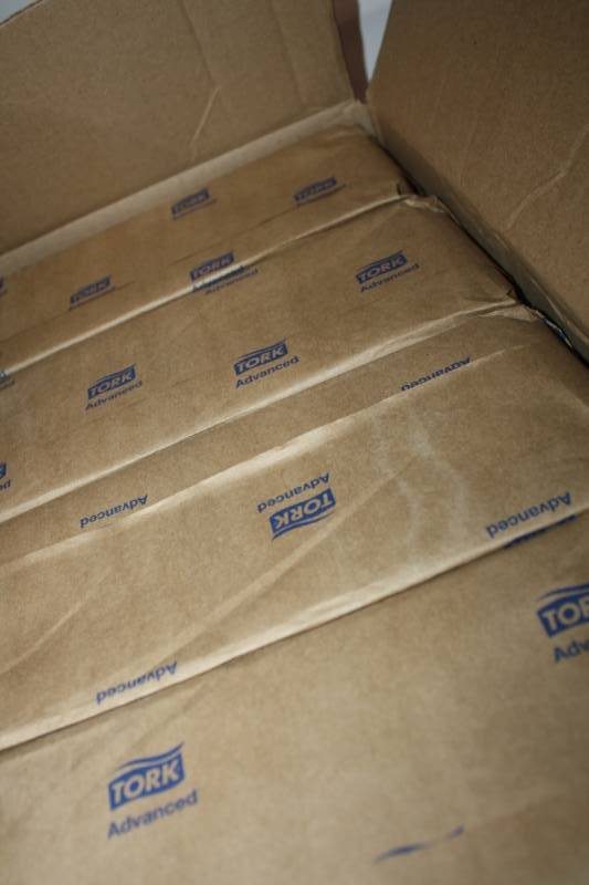 lot 163 image: Tork Dispenser Napkins