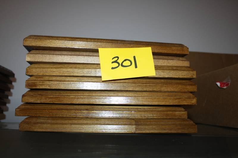 lot 301 image: Picture Frames