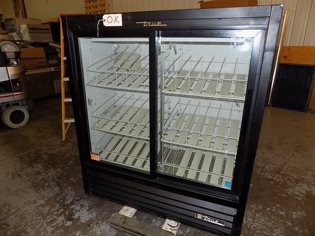 lot 16 image: True, Mod #GDM-41SL-54-LD, two sliding glass door commercial refrigerator, NSF, 115 volts, 3.3 amps, 47x21x54H Runs Cools