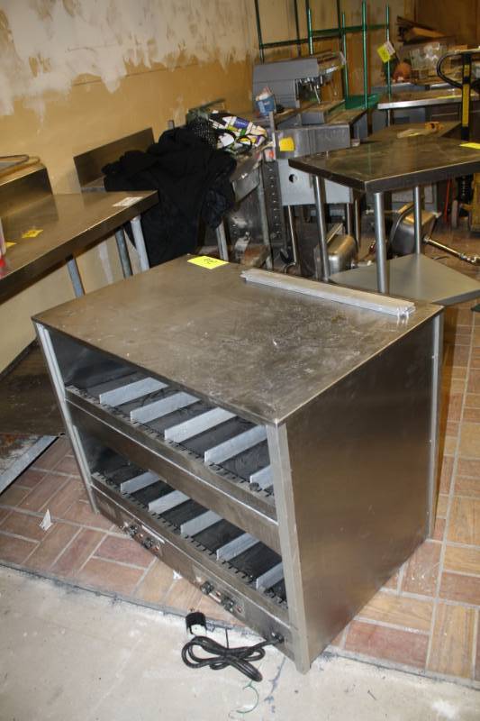 lot 27 image: Merco Warmer