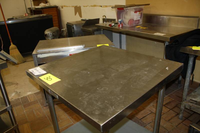 lot 30 image: Stainless Table with 1 Shelf