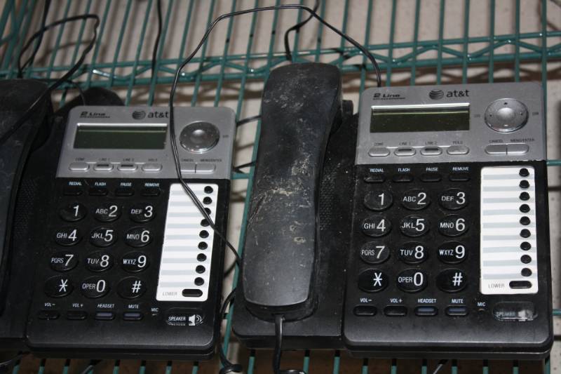 lot 72 image: AT & T Phones