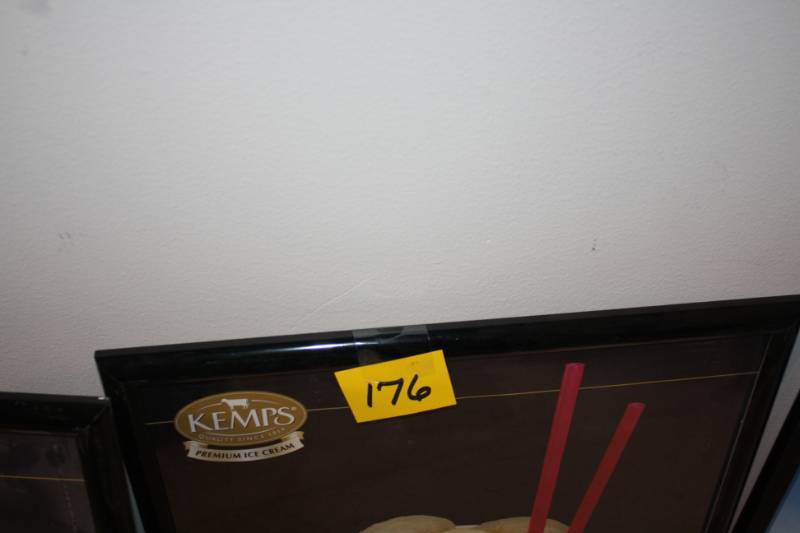 lot 176 image: Picture Frames