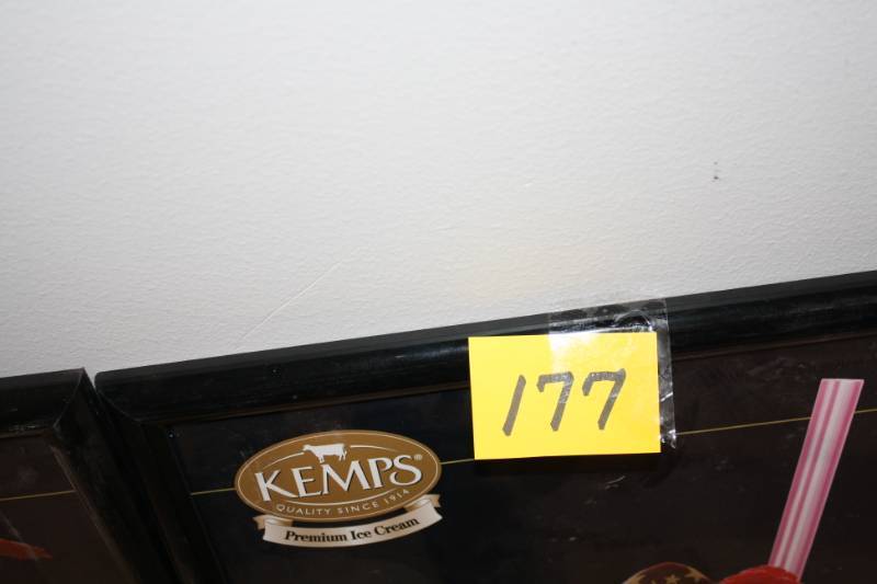 lot 177 image: Picture Frames