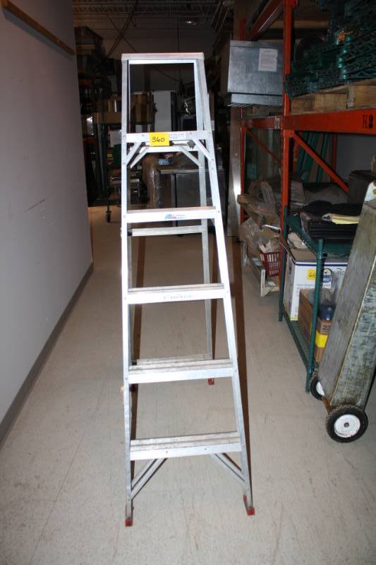 lot 360 image: Ladder