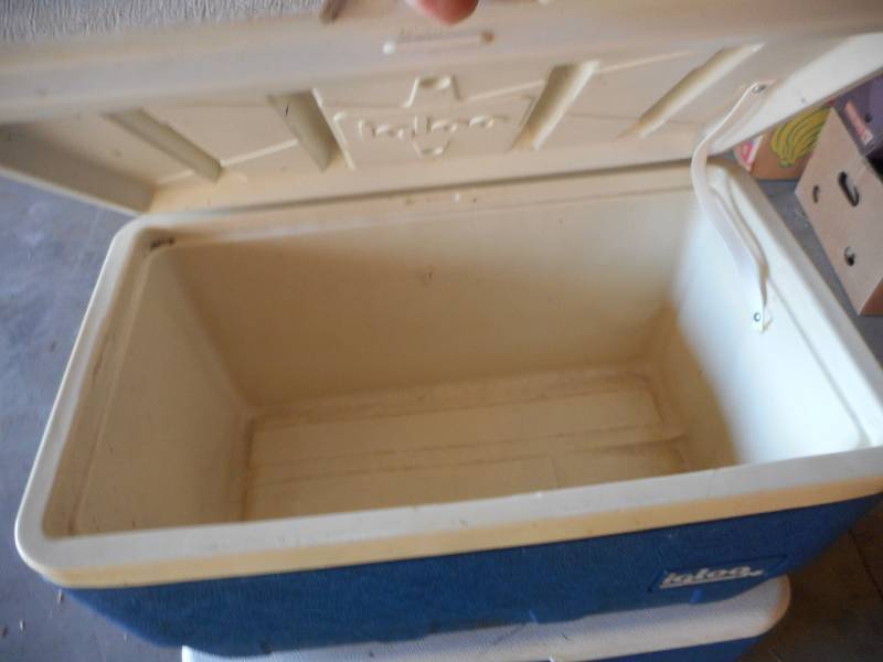 lot 14 image: Coolers
