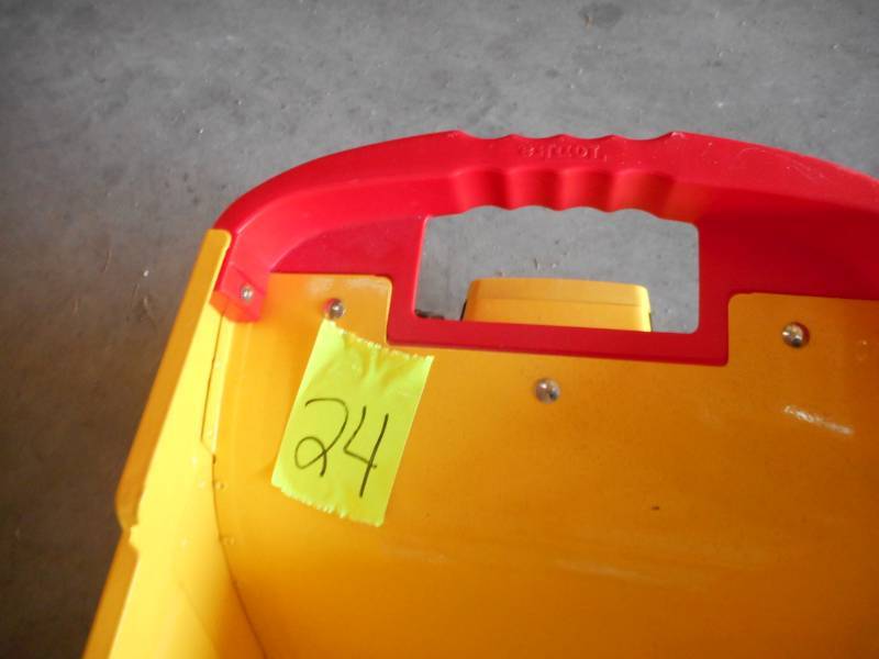 lot 24 image: Tonka Truck