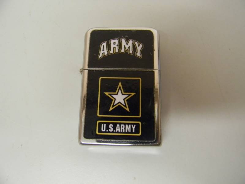 lot 49 image: NOS VINTAGE ZIPPO US ARMY LIGHTER - NICE CONDITION - SEE PICTURES