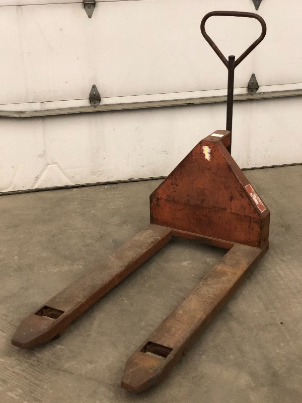 lot 1 image: Dayton Pallet Jack