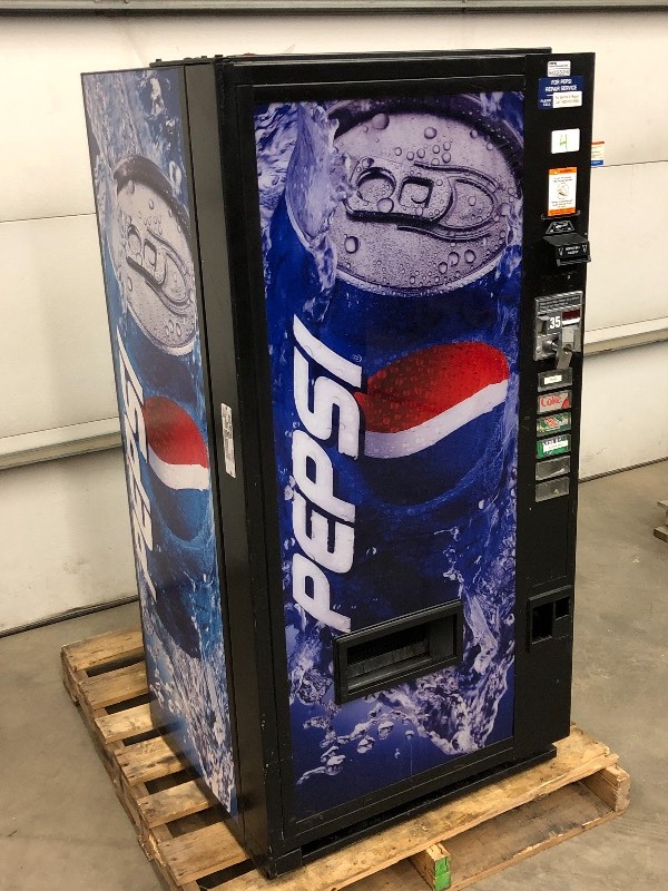 lot 4 image: Vendo 6-Selection Pop Machine