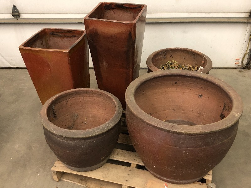 lot 8 image: Pallet Of Plant Pots  Plant Pedestals