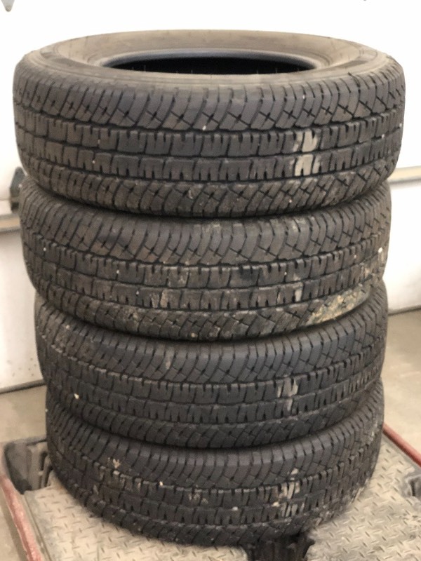 lot 10 image: Set Of (4) Tires
