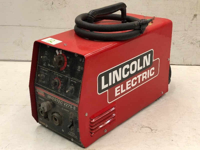 lot 12 image: Lincoln Invertec Welder
