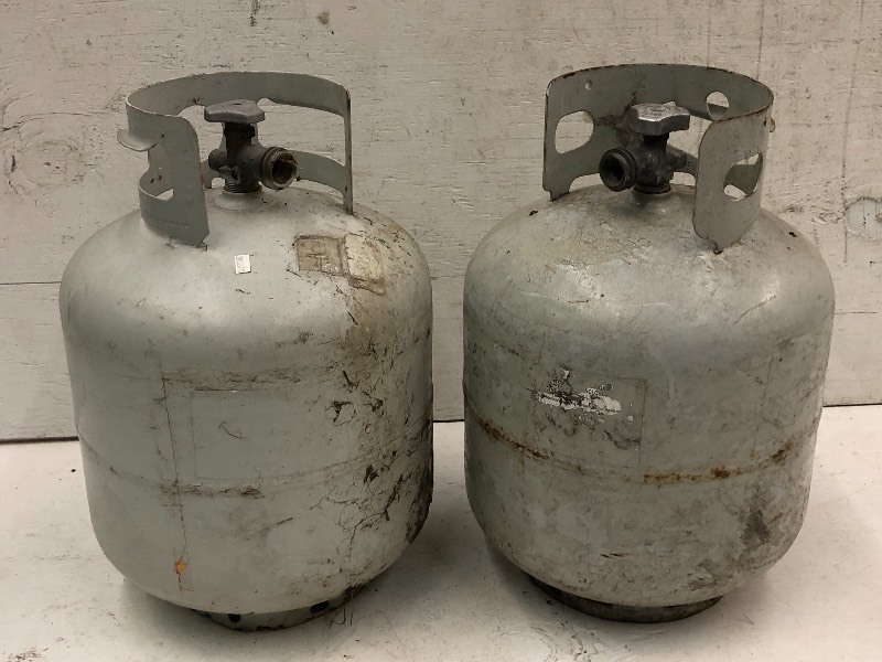 lot 34 image: (2) 20# LP Tanks