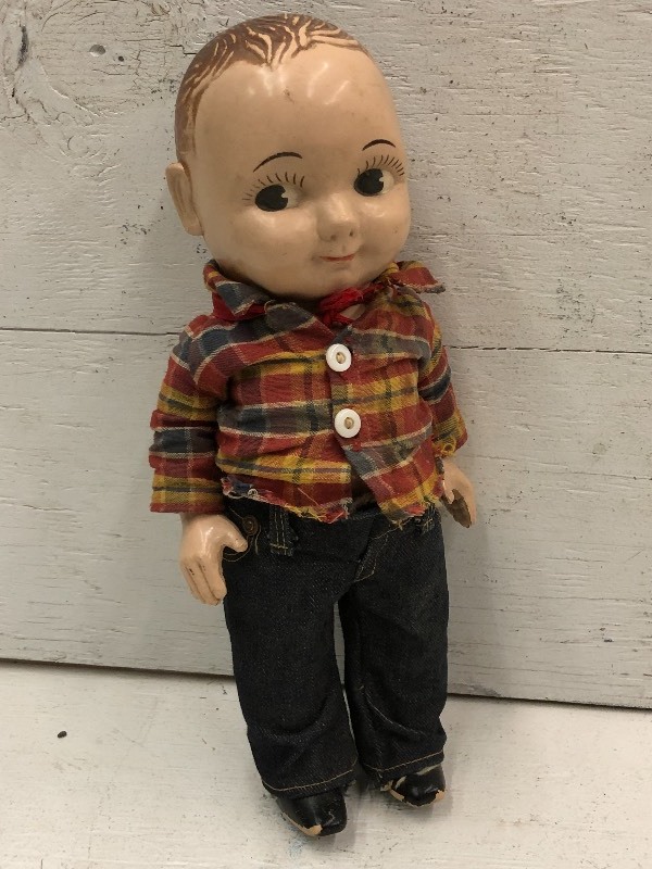 lot 40 image: Vintage Scale  Block & Tackle  12 Doll