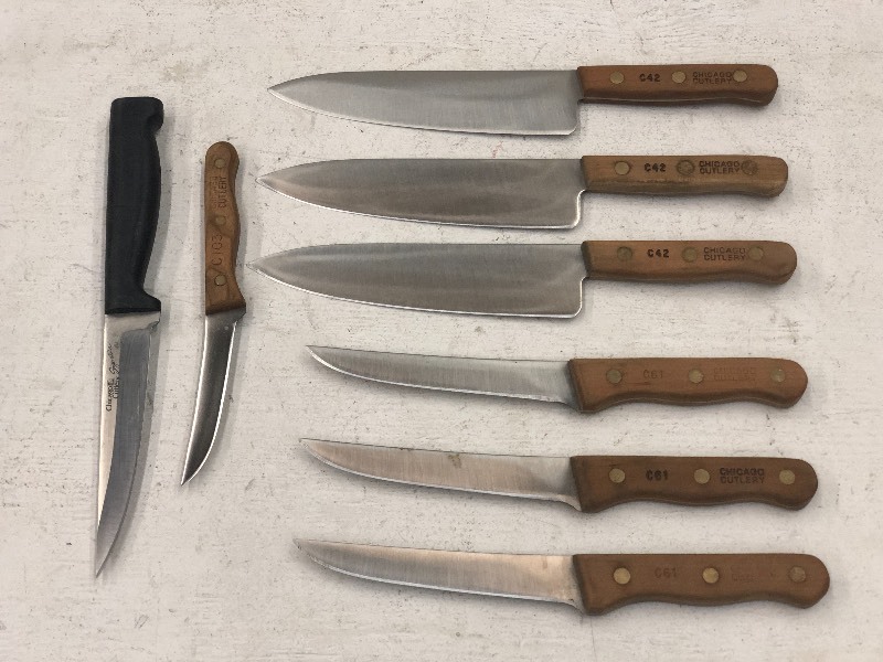 lot 59 image: (8) Chicago Cutlery Knives
