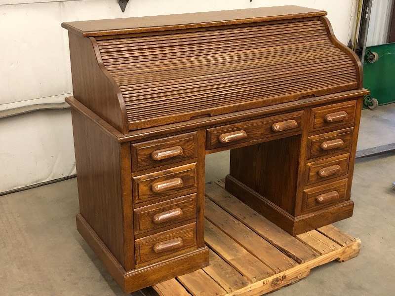 lot 11 image: Roll-Top Wooden Desk