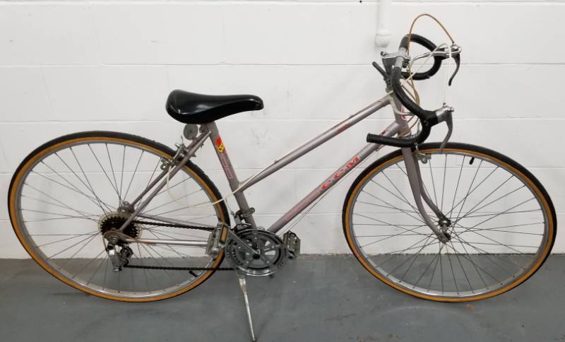 lot 15 image: Vintage 1970s&nbspSilver&nbspCCM Serida Bicycle