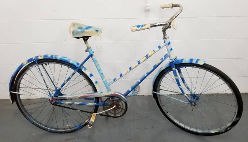 lot 26 image: Vintage 1970s Custom Painted Bicycle