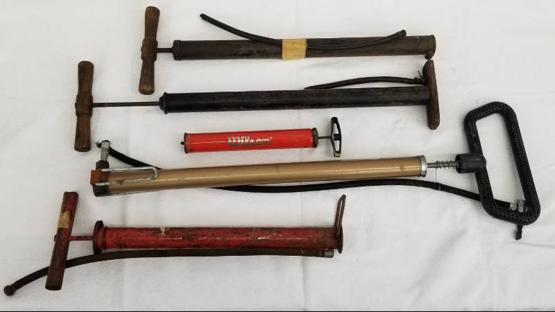 lot 41 image: Lot of 5 Vintage Air Pumps