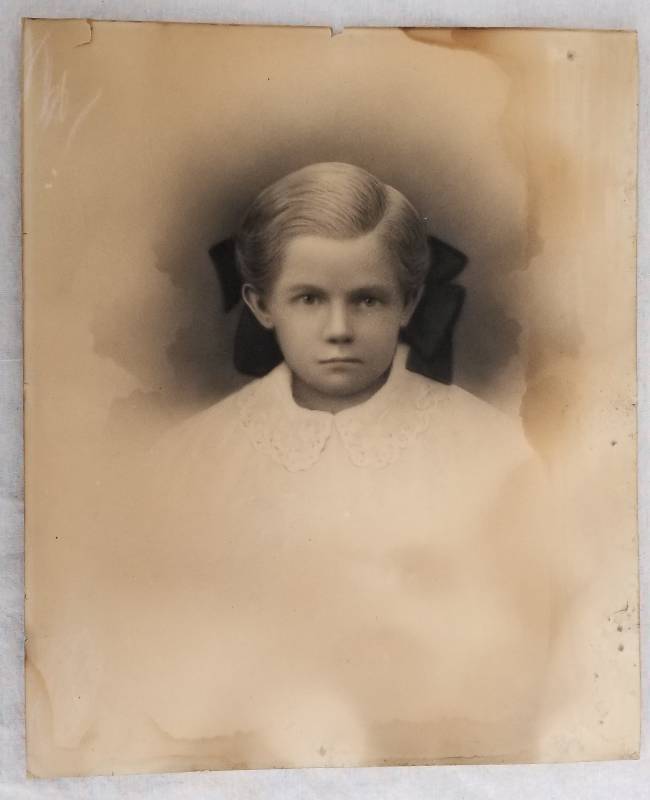 lot 63 image: Vintage Photography Lot 1800s and 1950s Muse Photos