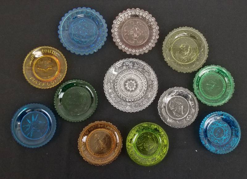 lot 81 image: Antique&nbsp1800s&nbspFlintSandwich Glass Plate Saucers