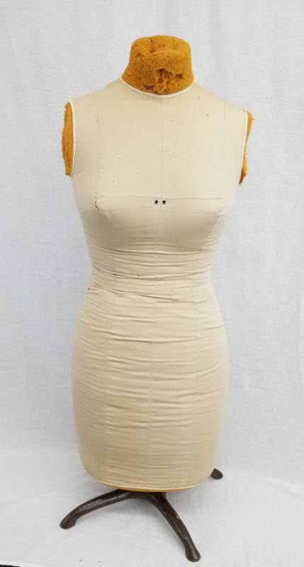 lot 92 image: Antique Vintage Sewing Dress Form Mannequin