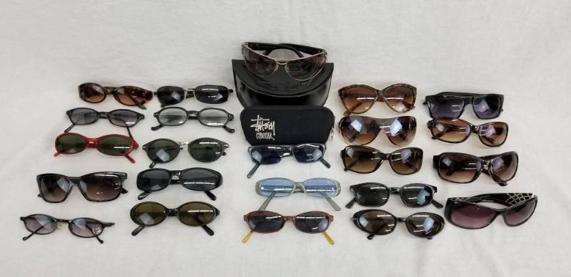 lot 97 image: Lot of Designer Sunglasses Marc Jacobs, Ray Ban, Stussy, Liz Claiborne, Kenneth Cole, Etc