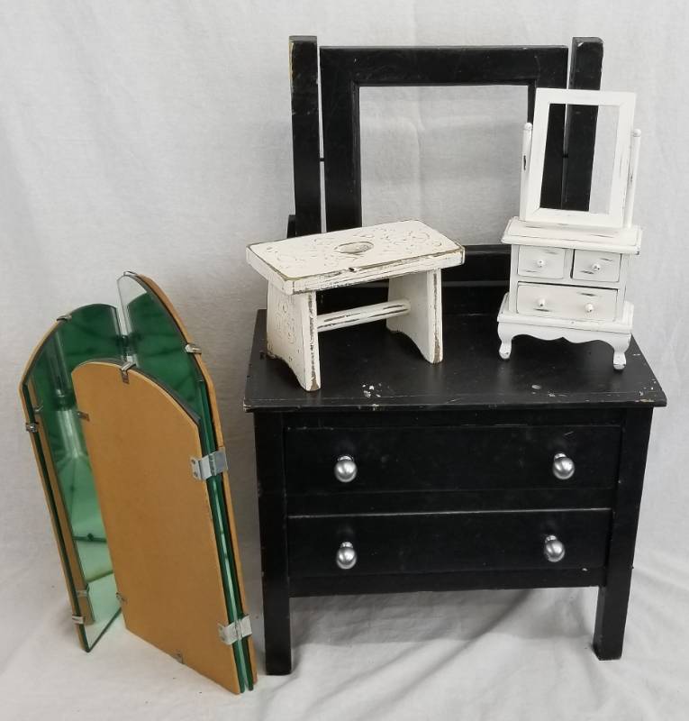 lot 123 image: Vintage Childs Doll Dressers Stool, Tri-fold Mirror, etc.