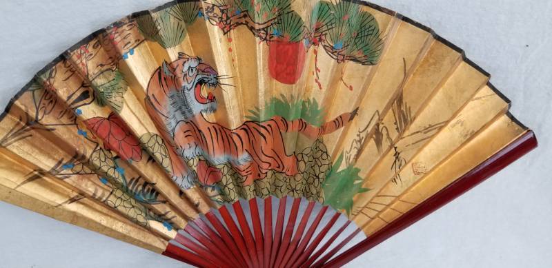 lot 105 image: Lot of Vintage Fans Tiger Dragon Flowers Peacock Wooden Metal Etc.