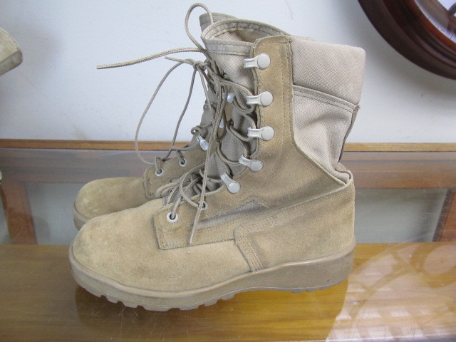 lot 148 image: Vintage & Newer Military Boots
